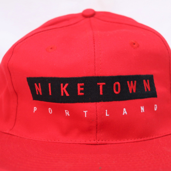 90's Vintage Nike "NIKE TOWN" Original SnapBack - Picture 2 of 6
